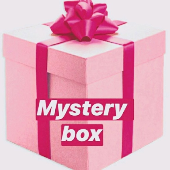 Luxury Mystery Makeup & Skincare Boxes - Picture 3 of 5